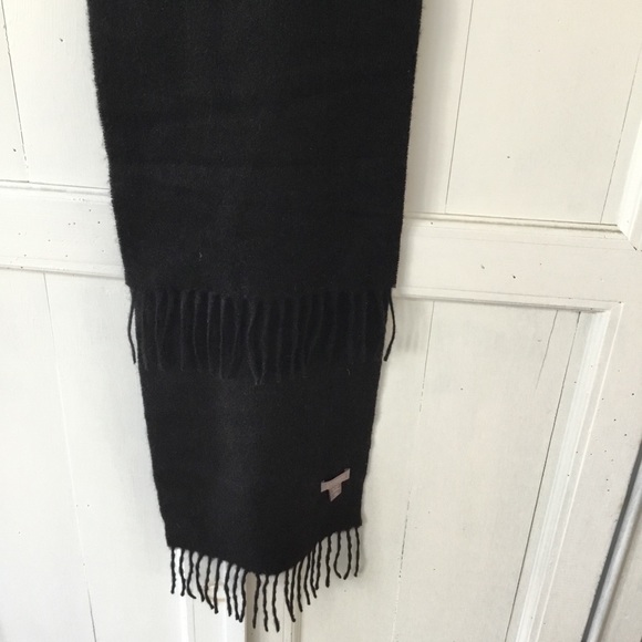 Black Unisex Cashmere Scarf - Picture 3 of 3